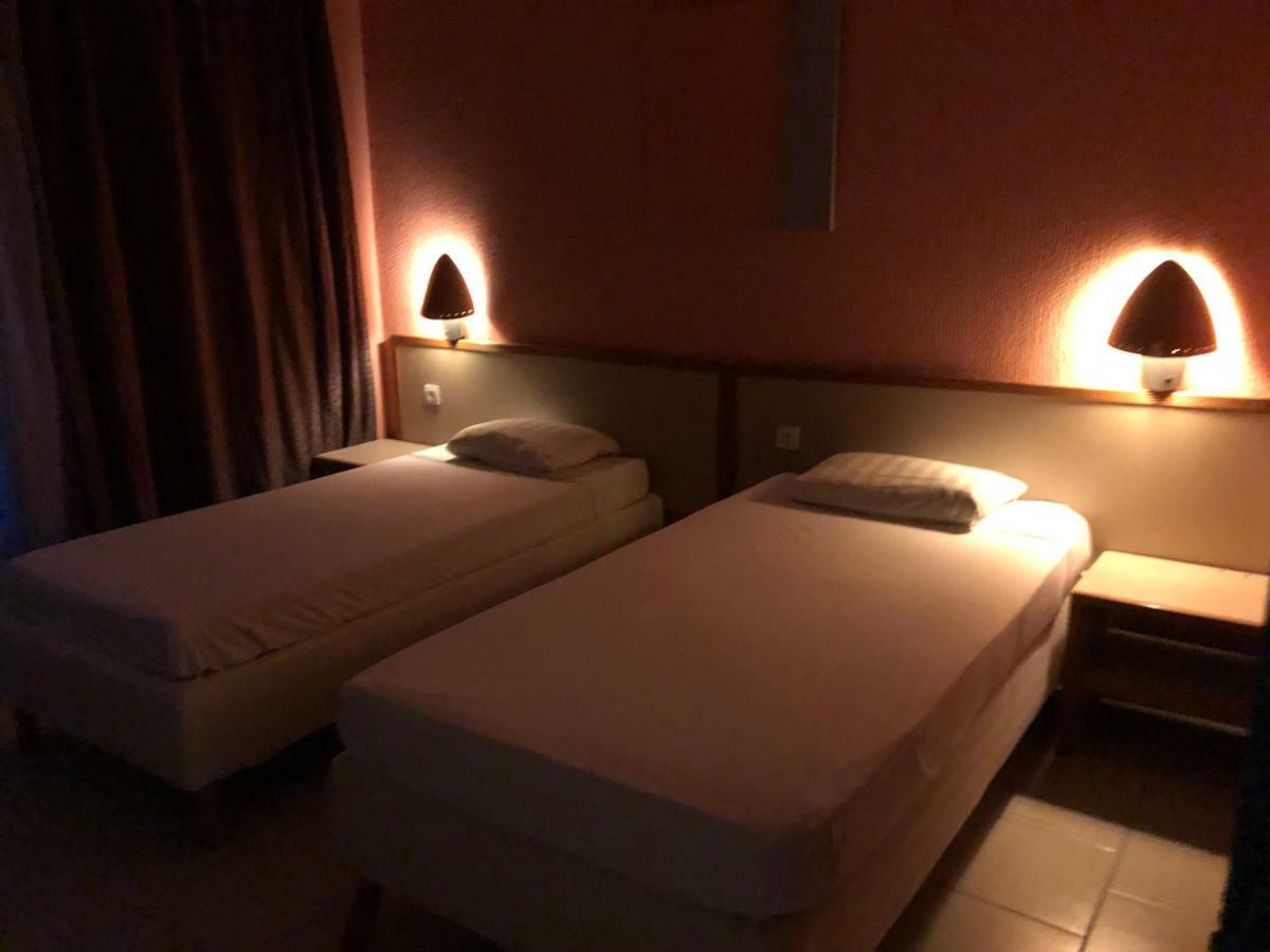 Hotel De L'Ocean Saint-Paul-lès-Dax Eksteriør bilde